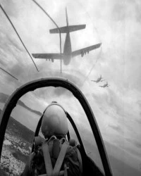  دانلود آهنگ Elliot Sutton Macarena (Slowed - Operation Desert Storm Edition)